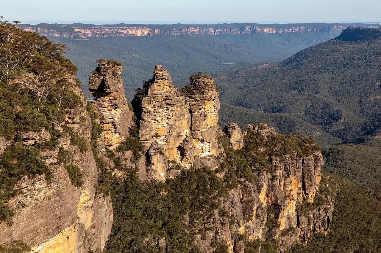 The Three Sisters above the Jamison Valley at Katoomba, NSW
