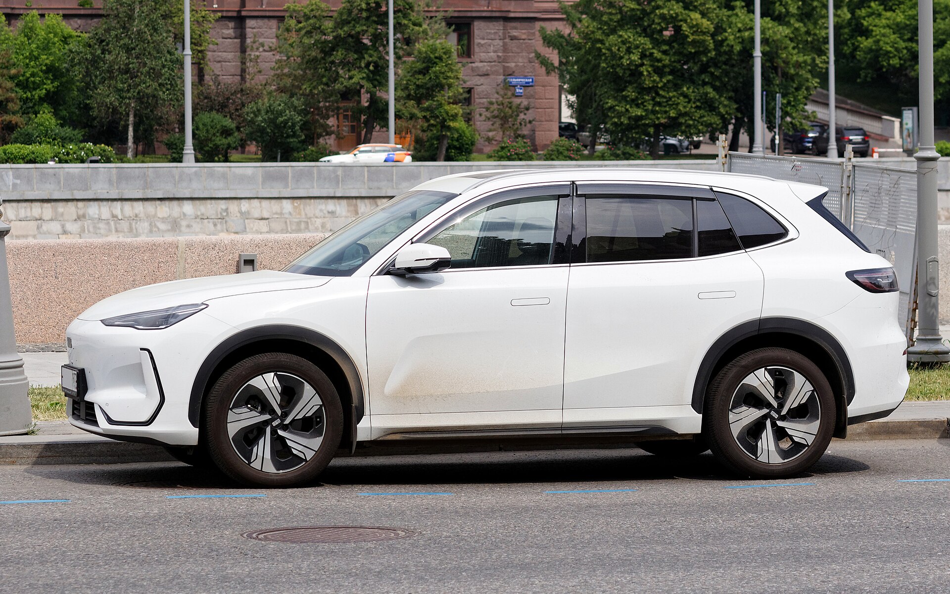 Photograph of Geely EX5